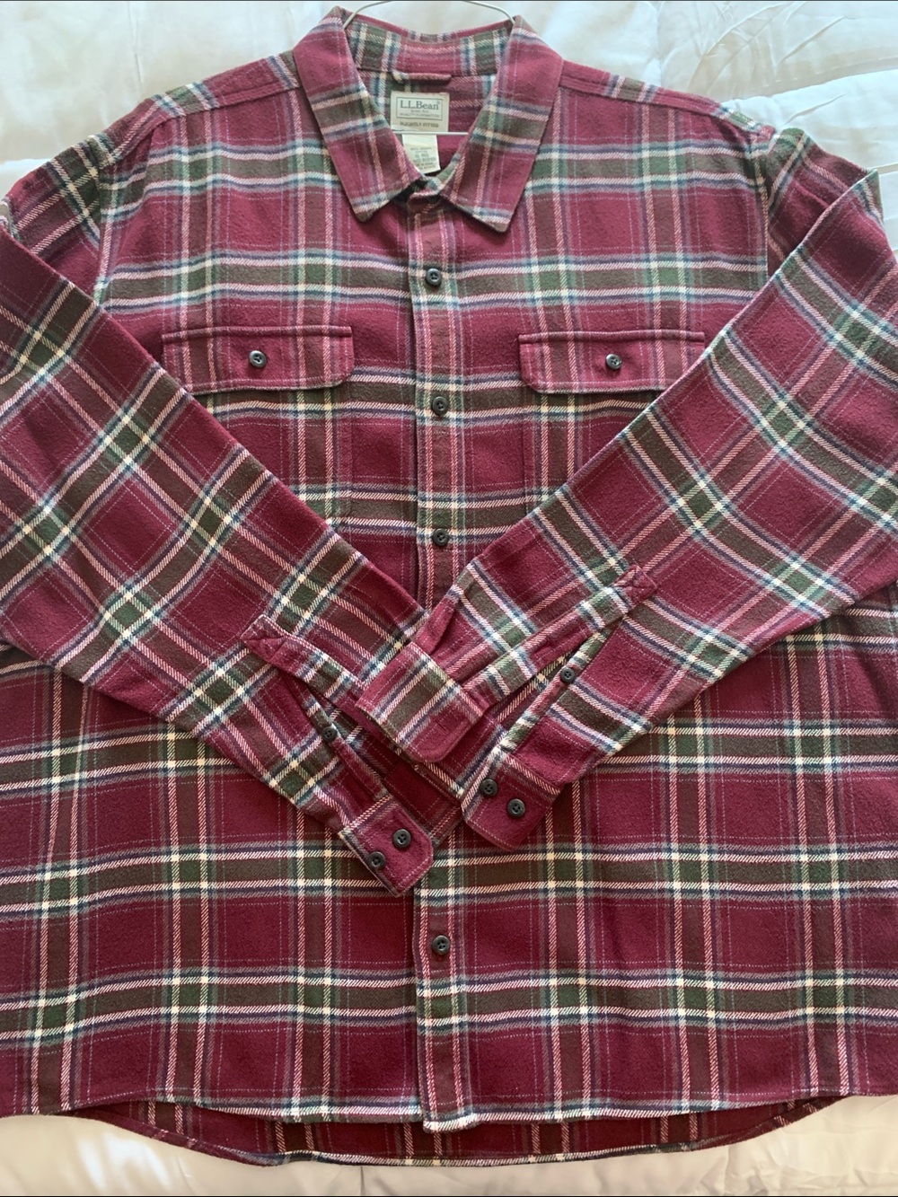 L.L. Bean Men's Burgandy Plaid Button-Down Flannel Shirt Men’s XL
